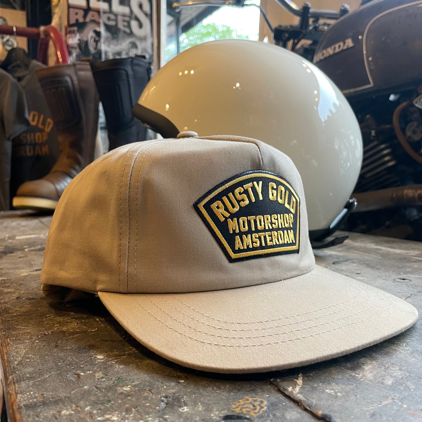 Rusty Gold Shield 5-panel Snapback - Sand