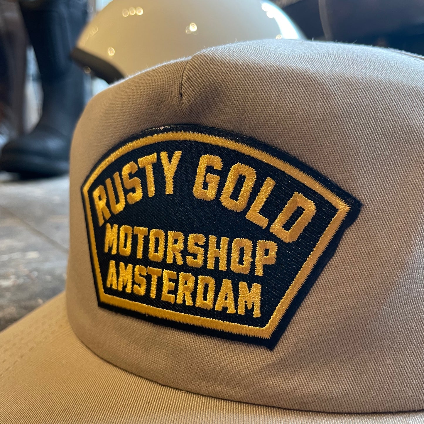 Rusty Gold Shield 5-panel Snapback - Sand