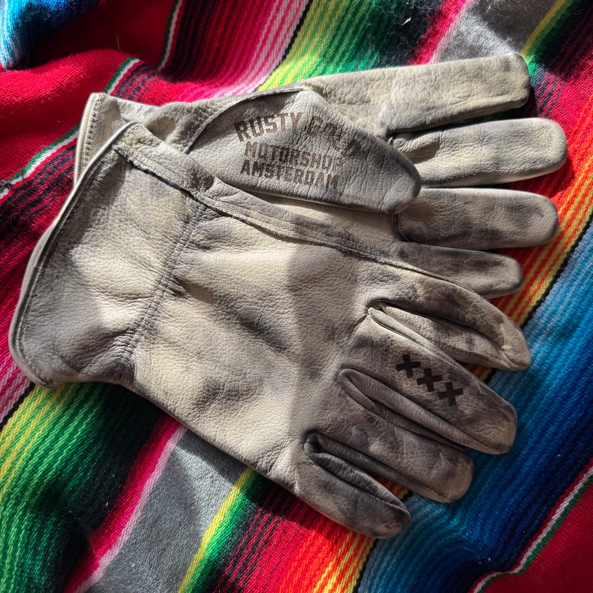 Rusty Gold Tough Glove - Dirty White