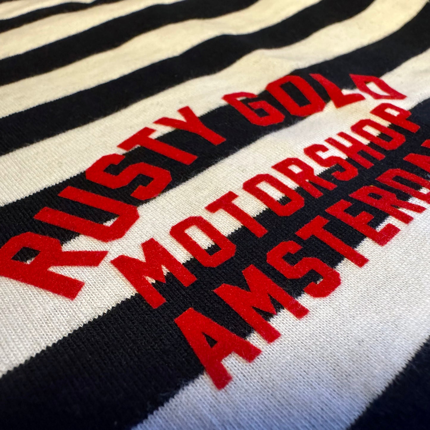 Rusty Gold 'Folsom' Long Sleeve - Black/Red