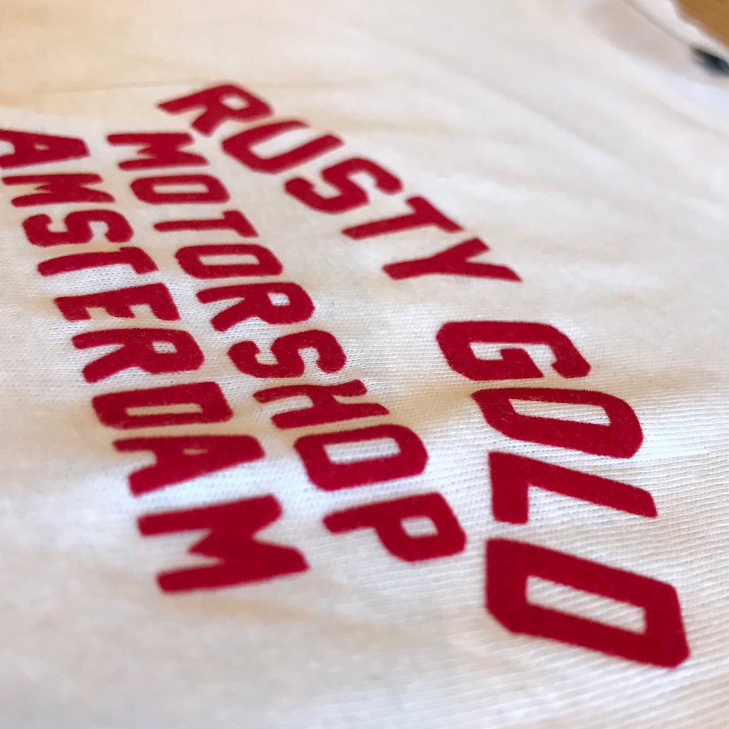 Rusty Gold chest logo tee White Red