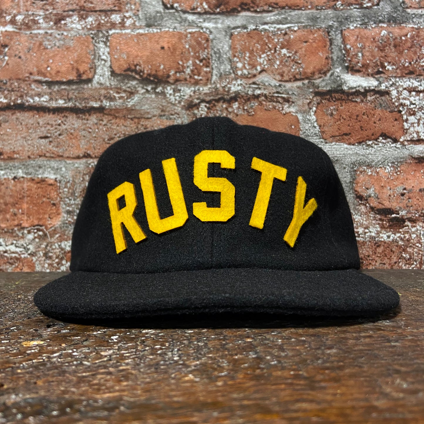 Rusty Gold Wool Felt Cap - Black