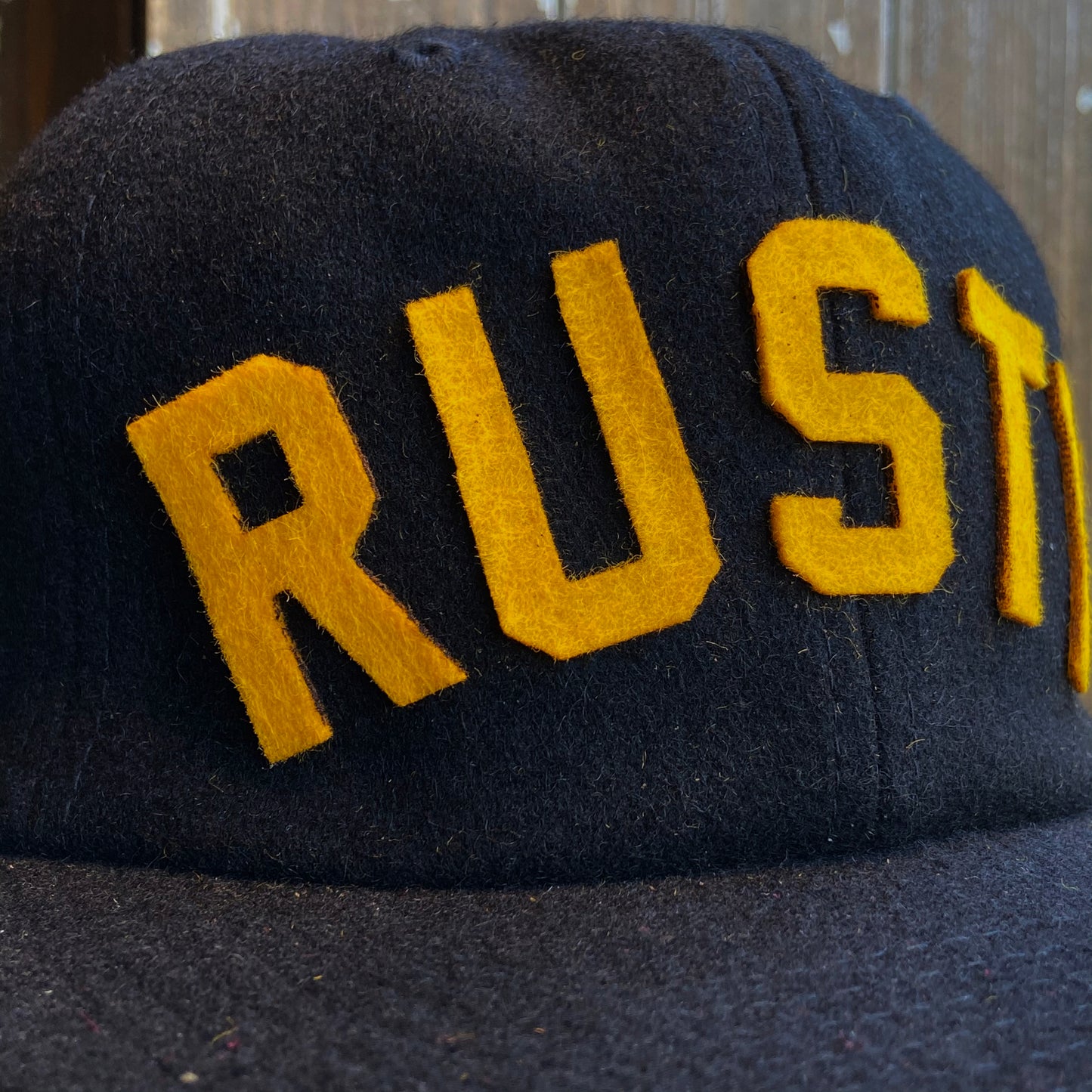 Rusty Gold Wool Felt Cap - Black