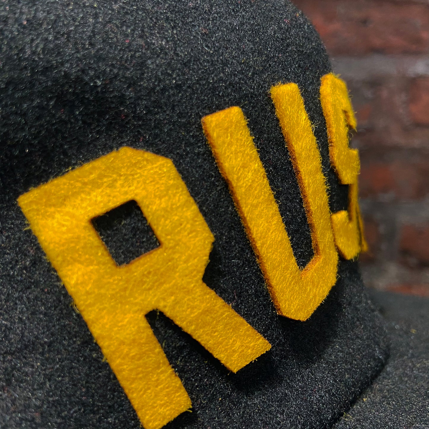 Rusty Gold Wool Felt Cap - Black