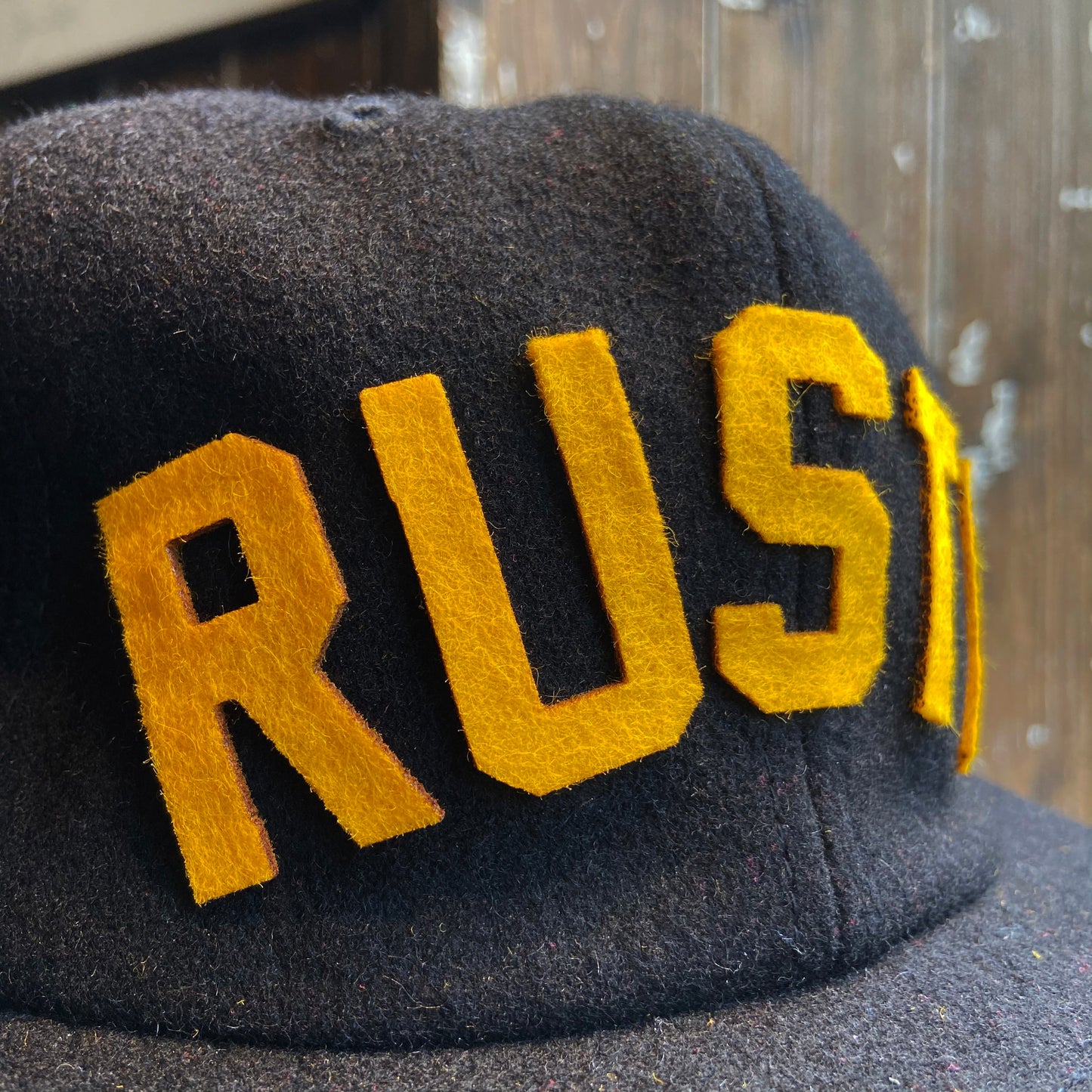 Rusty Gold Wool Felt Cap - Black
