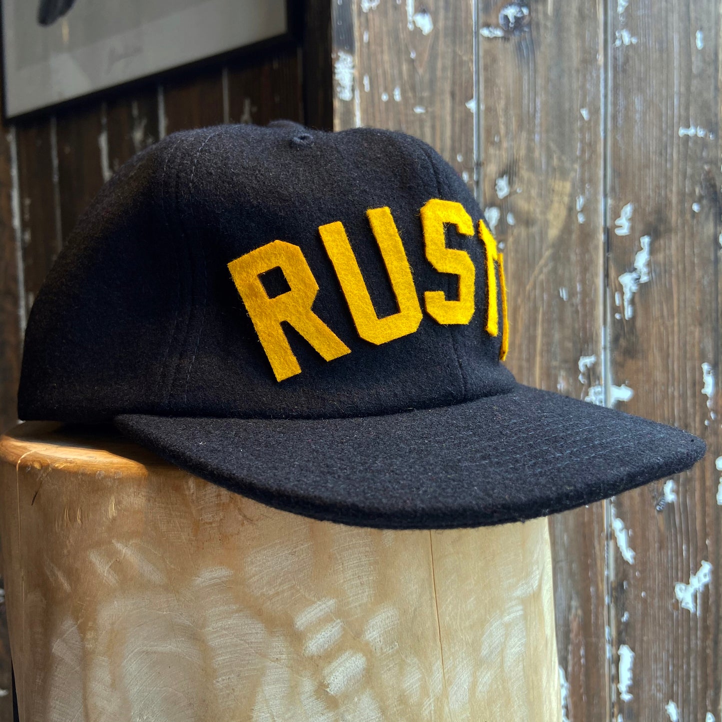 Rusty Gold Wool Felt Cap - Black