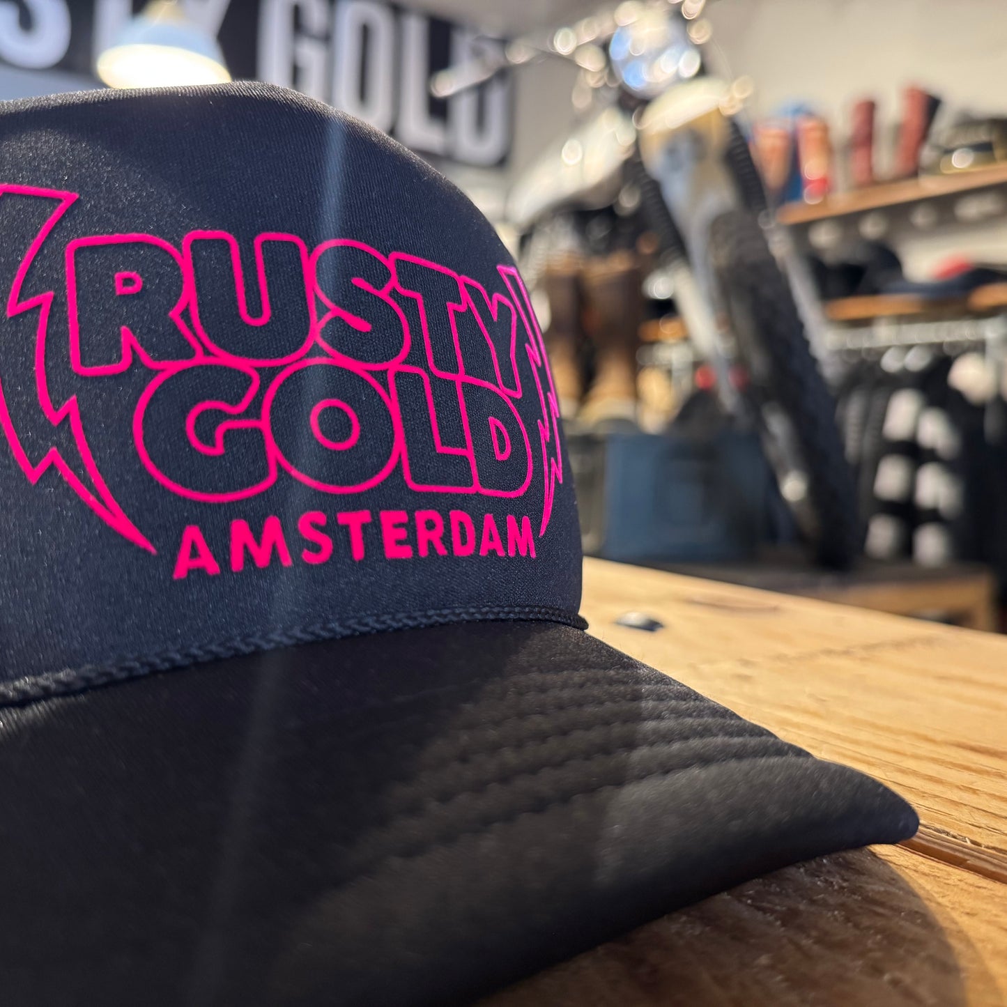 Rusty Gold Trucker Bolts Black/Neon Pink