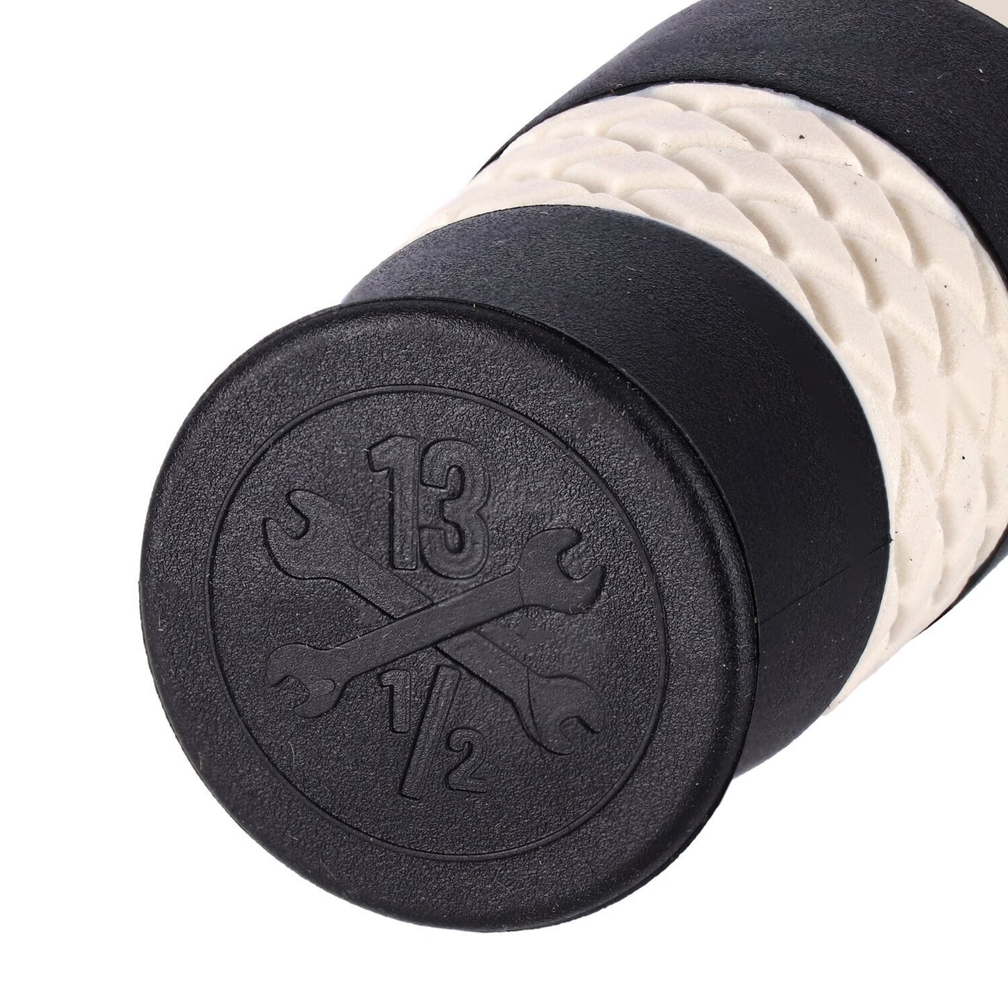 13 1/2 Outlaw grips black/white