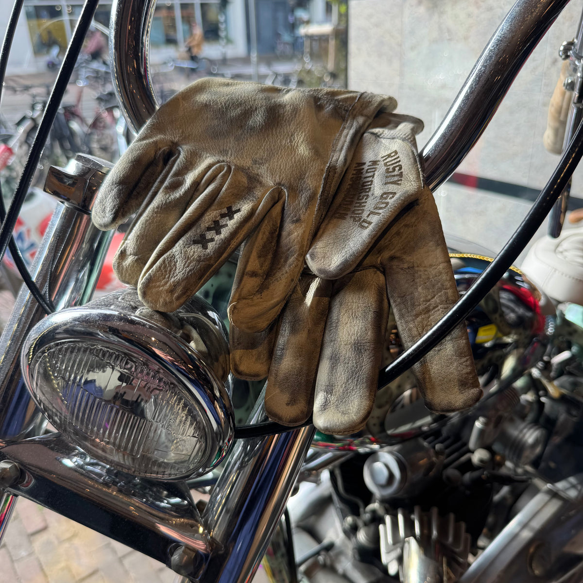 Rusty Gold Tough Glove - Dirty White