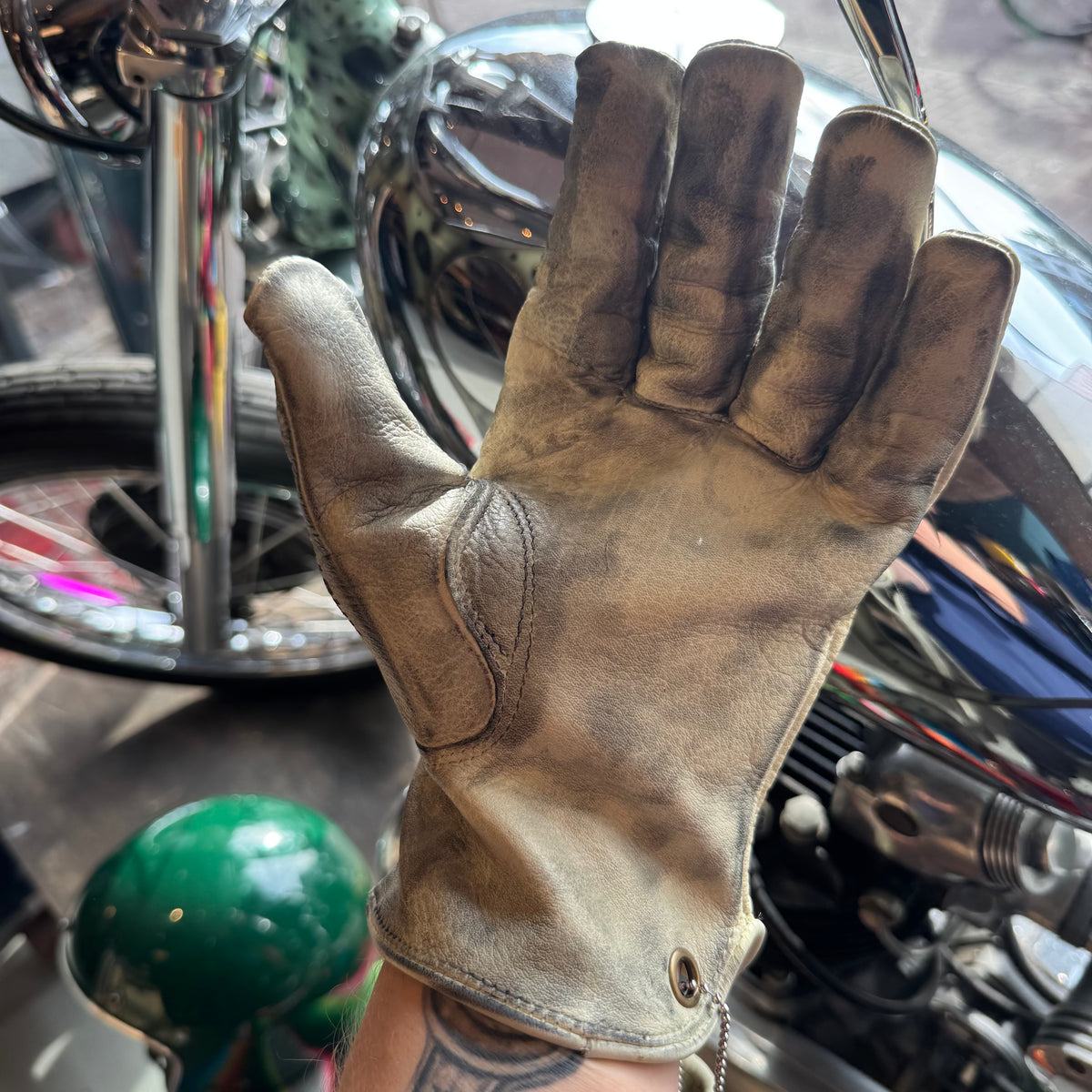 Rusty Gold Tough Glove - Dirty White