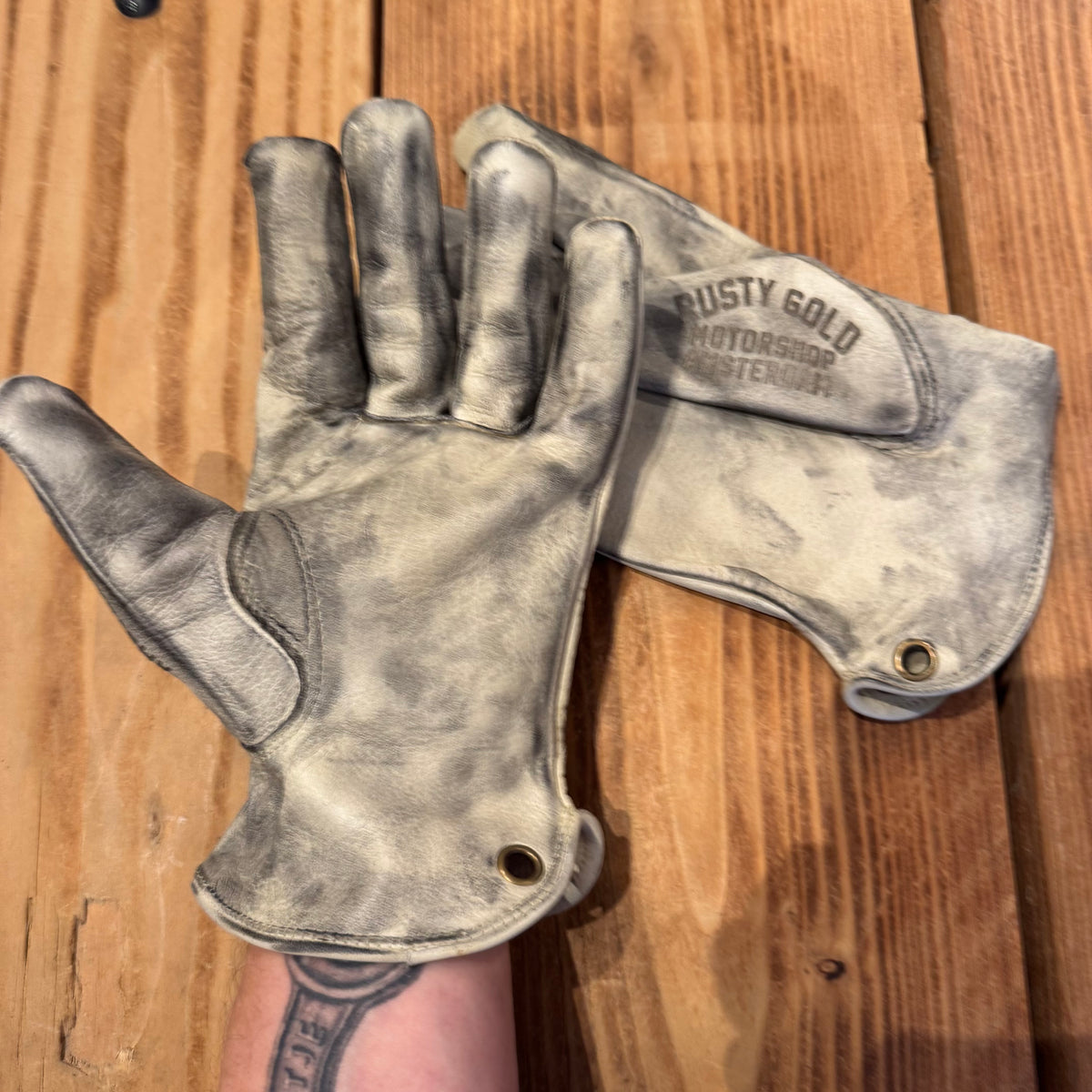 Rusty Gold Tough Glove - Dirty White