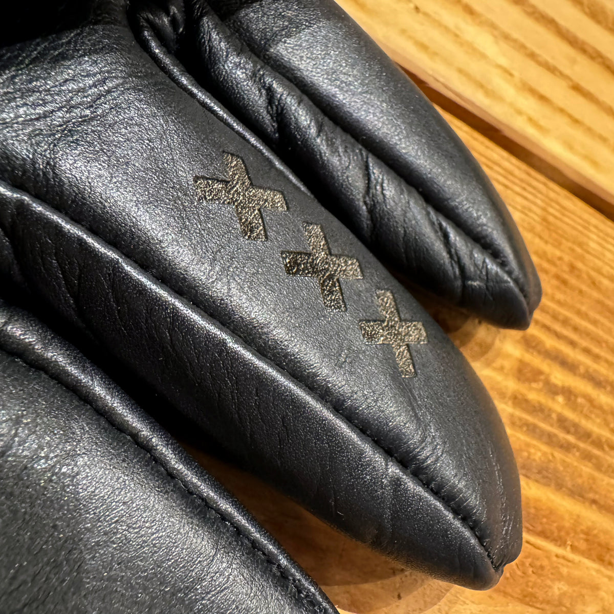 Rusty Gold Winter Tough Glove - Black