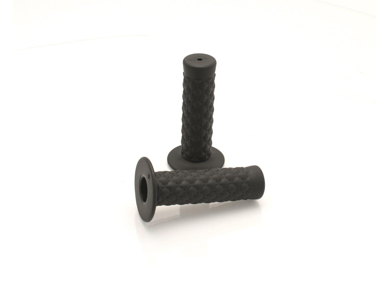 Chesterfield Grips Black